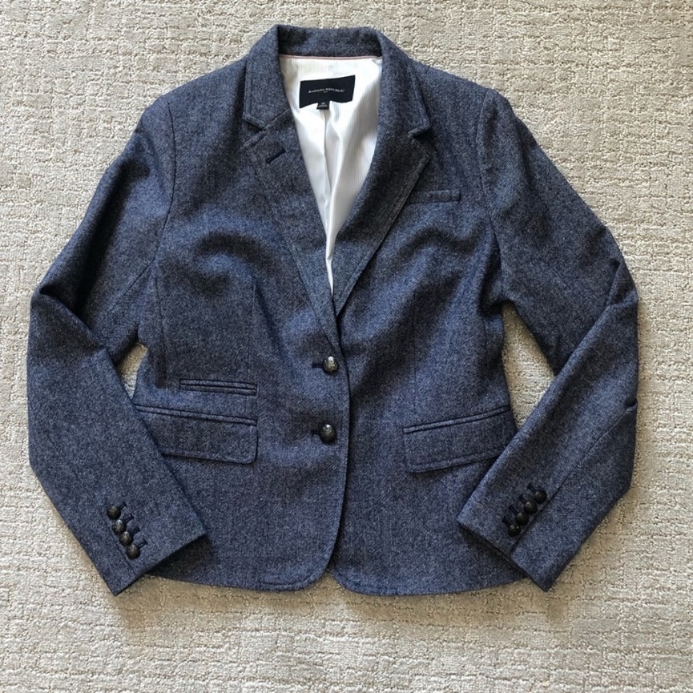 Like new Banana Republic chambray blazer